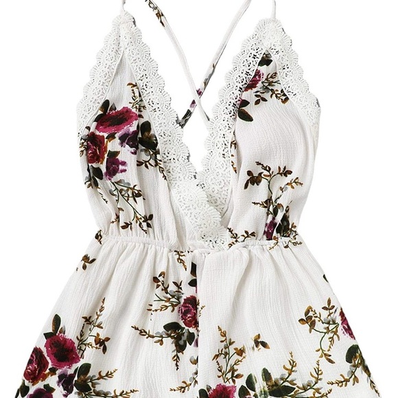 💐 NWOT Floral Romper - Picture 6 of 6